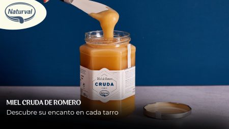 Descubre el poder de la miel cruda con Naturval: un viaje hacia el sabor natural